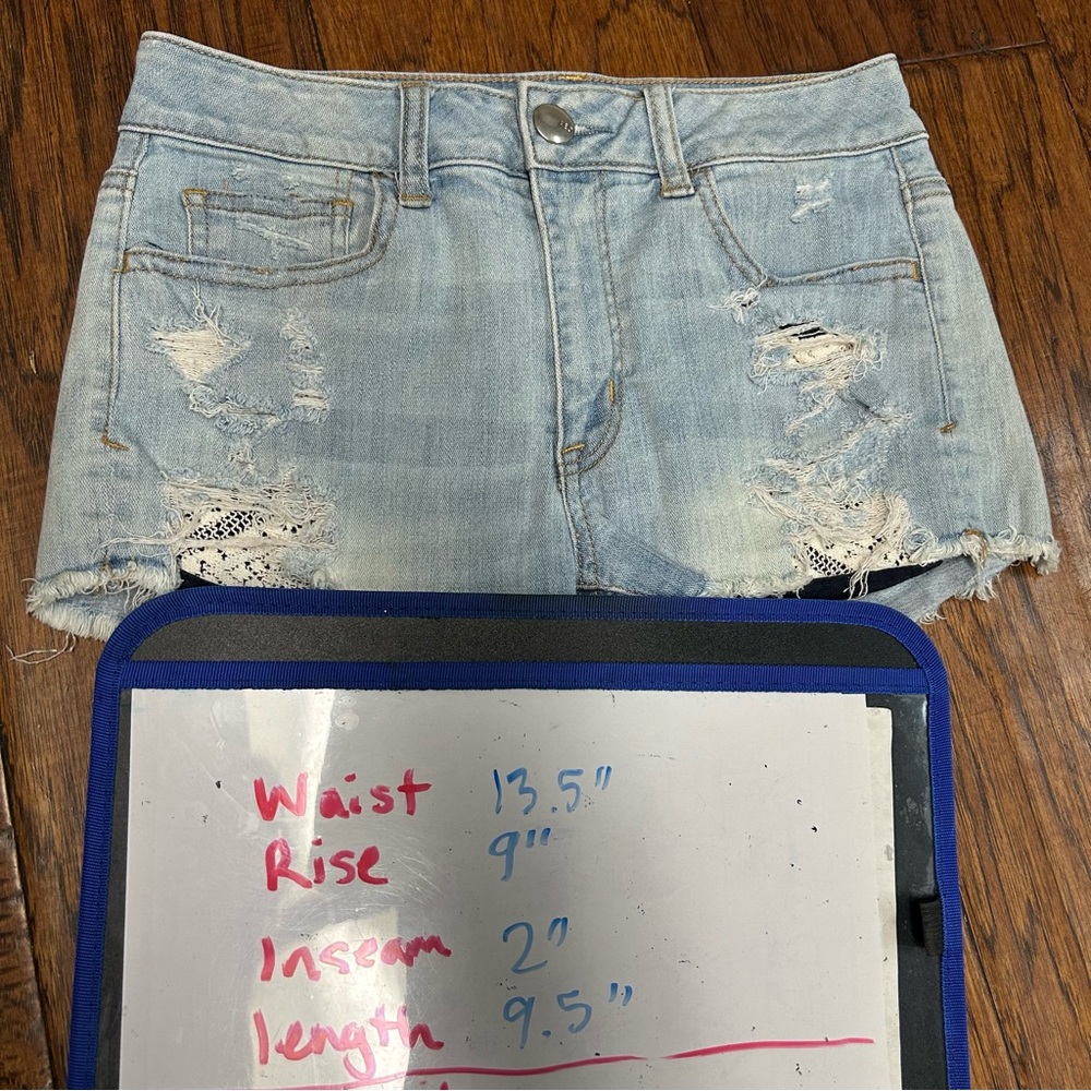 American Eagle Outfitters Light Wash Distressed Jean Shorts - Picture 6 of 6